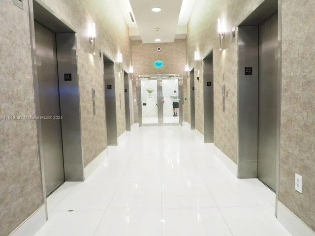 1200 Brickell Bay Dr # 2404, Miami FL 33131