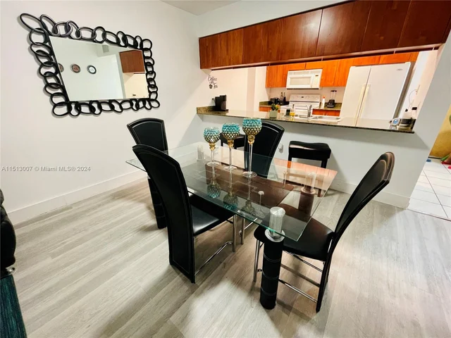 1200 Brickell Bay Dr # 2404, Miami FL 33131