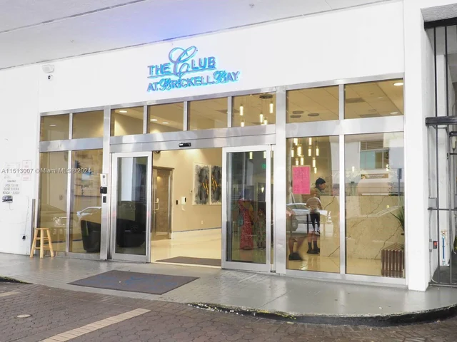 1200 Brickell Bay Dr # 2404, Miami FL 33131