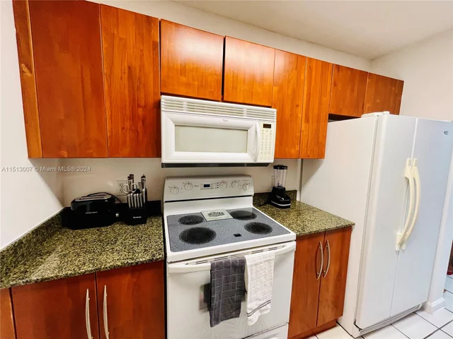 1200 Brickell Bay Dr # 2404, Miami FL 33131