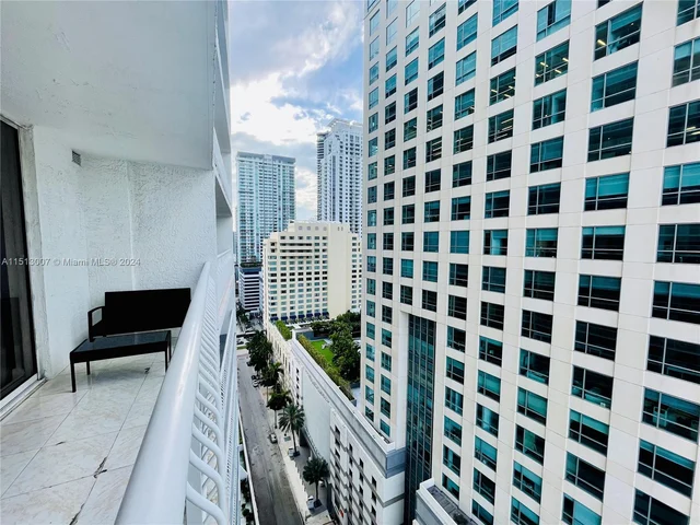 1200 Brickell Bay Dr # 2404, Miami FL 33131
