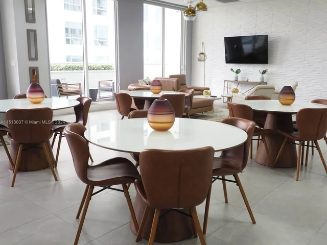 1200 Brickell Bay Dr # 2404, Miami FL 33131