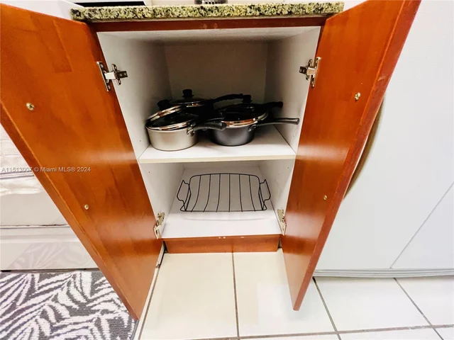 1200 Brickell Bay Dr # 2404, Miami FL 33131