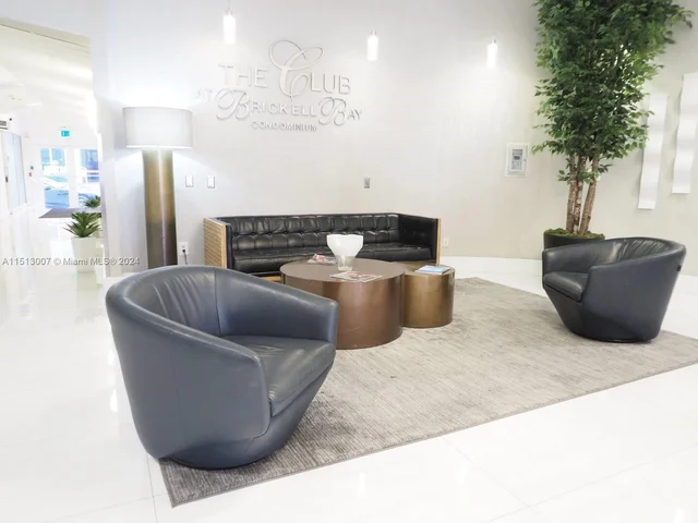 1200 Brickell Bay Dr # 2404, Miami FL 33131