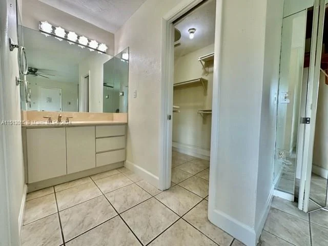 2911 SW 97th Ave, Miami FL 33165