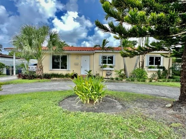 2911 SW 97th Ave, Miami FL 33165