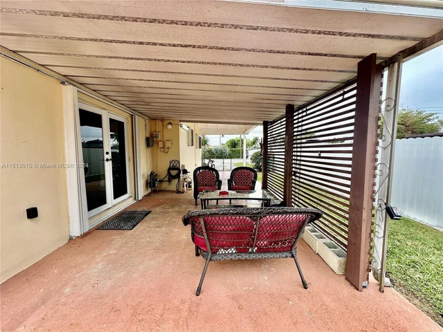 2911 SW 97th Ave, Miami FL 33165