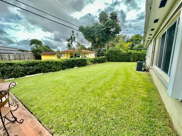 2911 SW 97th Ave, Miami FL 33165