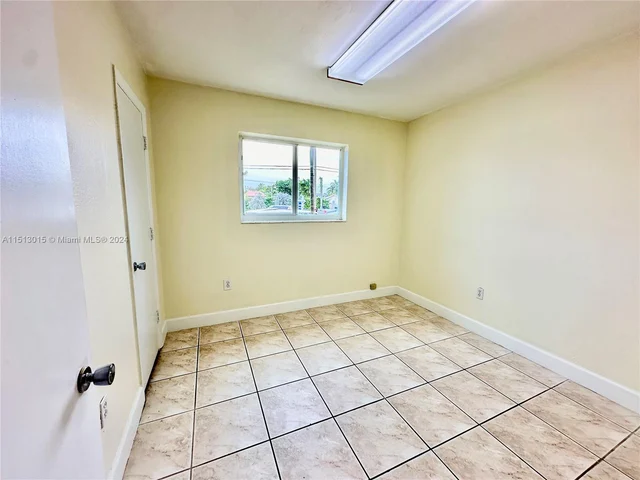 2911 SW 97th Ave, Miami FL 33165