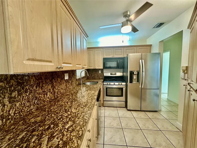 2911 SW 97th Ave, Miami FL 33165