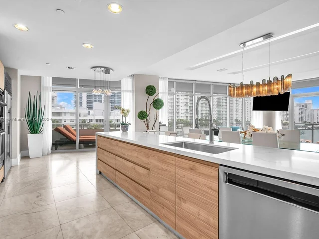 6101 Aqua Ave # 501, Miami Beach FL 33141