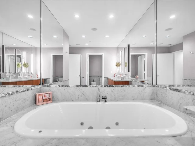 6101 Aqua Ave # 501, Miami Beach FL 33141