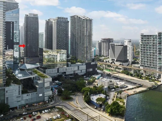 45 SW 9th St # 2101, Miami FL 33130