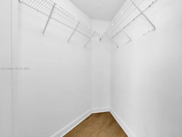 45 SW 9th St # 2101, Miami FL 33130