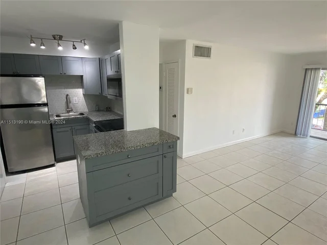 8701 SW 141st St # H6, Palmetto Bay FL 33176