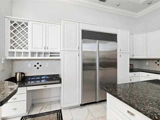 2939 Paddock Ln, Weston FL 33331