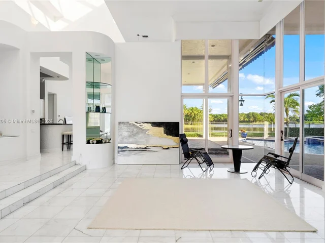 2939 Paddock Ln, Weston FL 33331