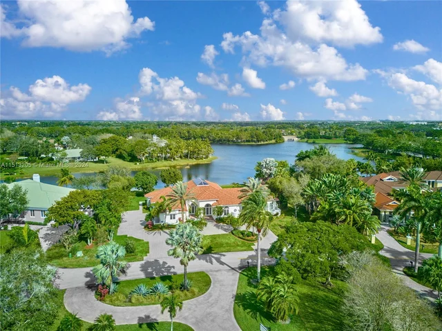 2939 Paddock Ln, Weston FL 33331