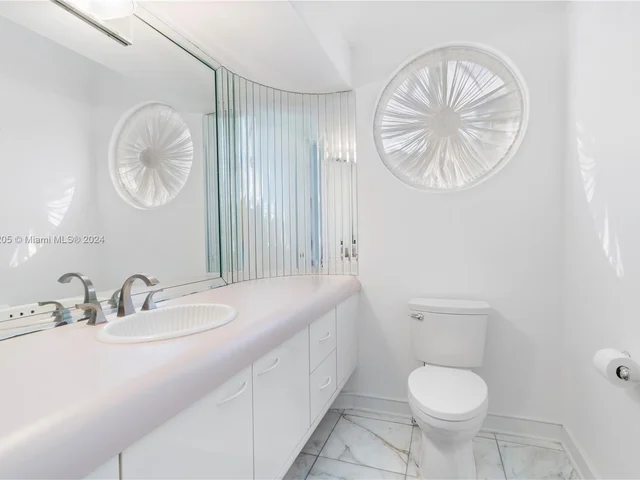 2939 Paddock Ln, Weston FL 33331