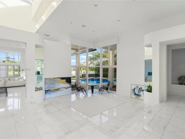 2939 Paddock Ln, Weston FL 33331