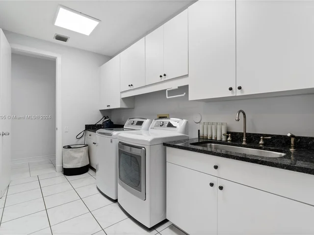 2939 Paddock Ln, Weston FL 33331