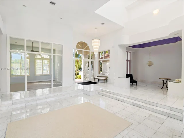 2939 Paddock Ln, Weston FL 33331