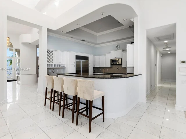 2939 Paddock Ln, Weston FL 33331