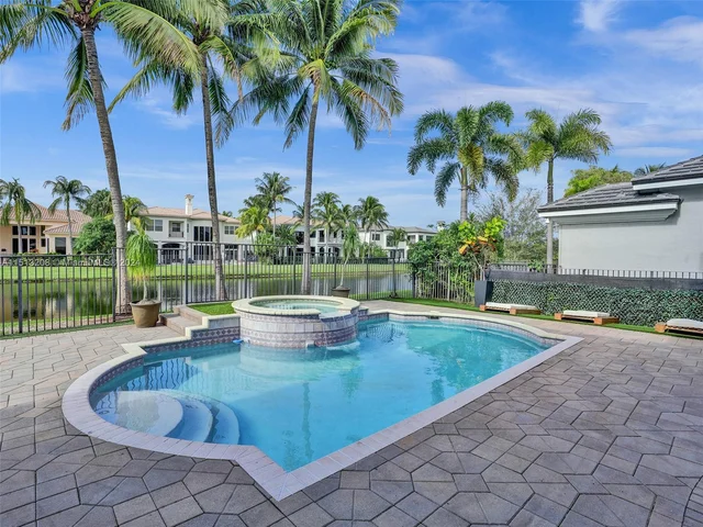 17545 Middlebrook Way, Boca Raton FL 33496