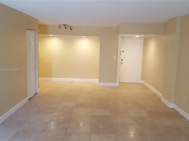 200 E 178th Dr # 309, Sunny Isles Beach FL 33160