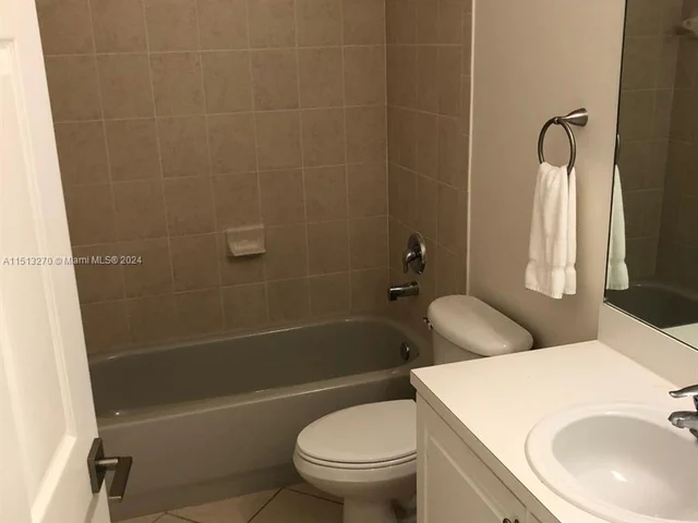 230 SE 29th Ave # 6, Homestead FL 33033