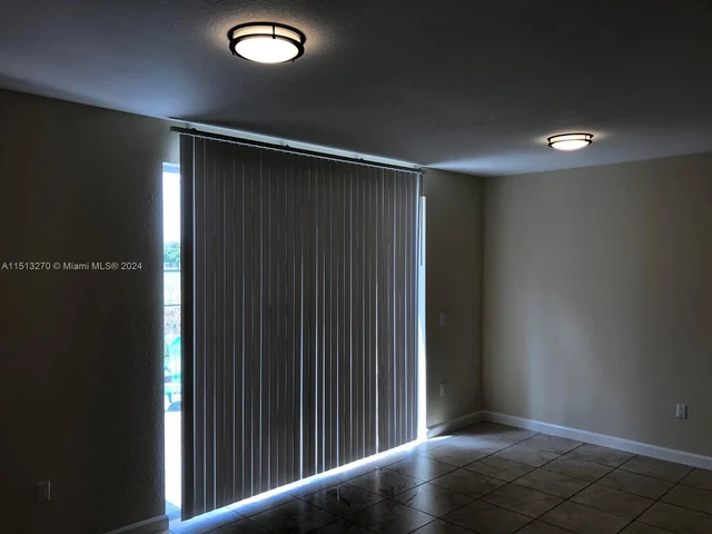 230 SE 29th Ave # 6, Homestead FL 33033