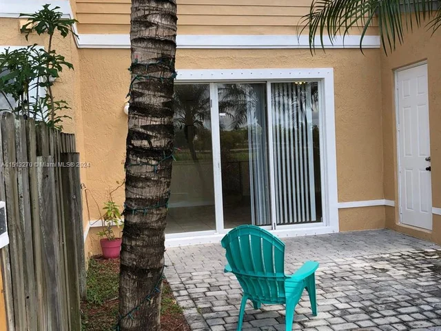 230 SE 29th Ave # 6, Homestead FL 33033