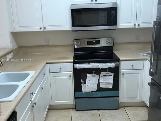 230 SE 29th Ave # 6, Homestead FL 33033