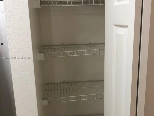 230 SE 29th Ave # 6, Homestead FL 33033