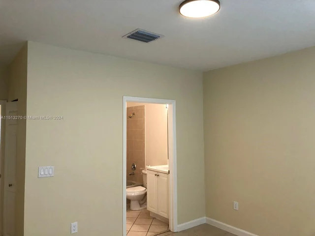 230 SE 29th Ave # 6, Homestead FL 33033