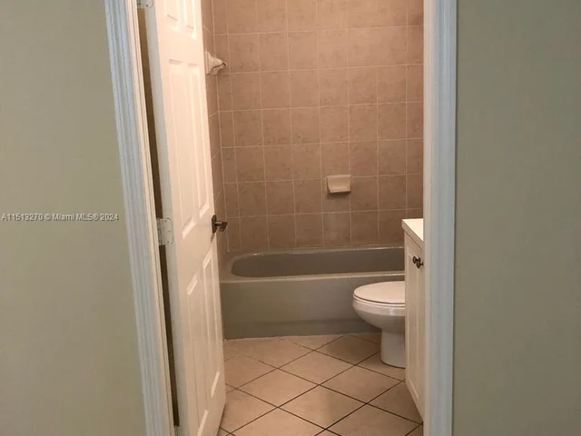 230 SE 29th Ave # 6, Homestead FL 33033