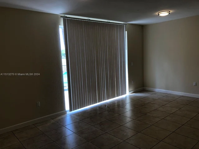 230 SE 29th Ave # 6, Homestead FL 33033