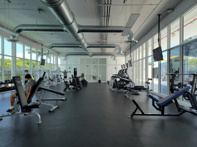 15051 Royal Oaks Ln # 1404, North Miami FL 33181