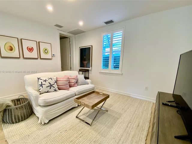 2665 Inagua Ave, Miami FL 33133