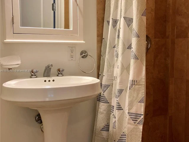 2665 Inagua Ave, Miami FL 33133