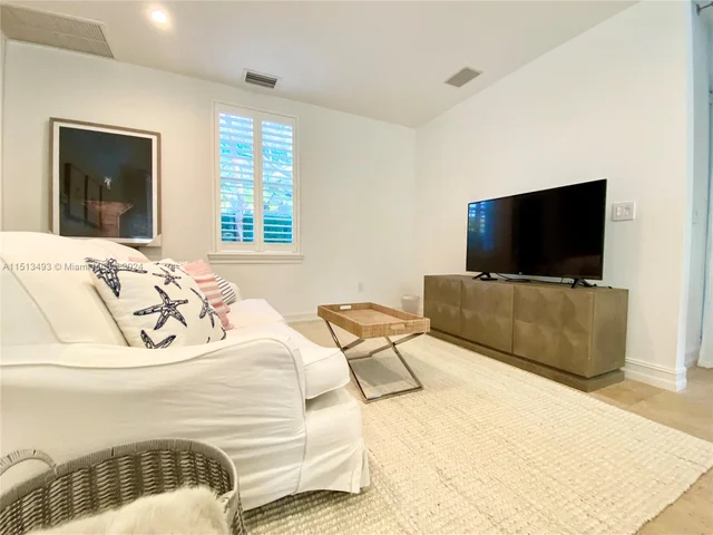 2665 Inagua Ave, Miami FL 33133