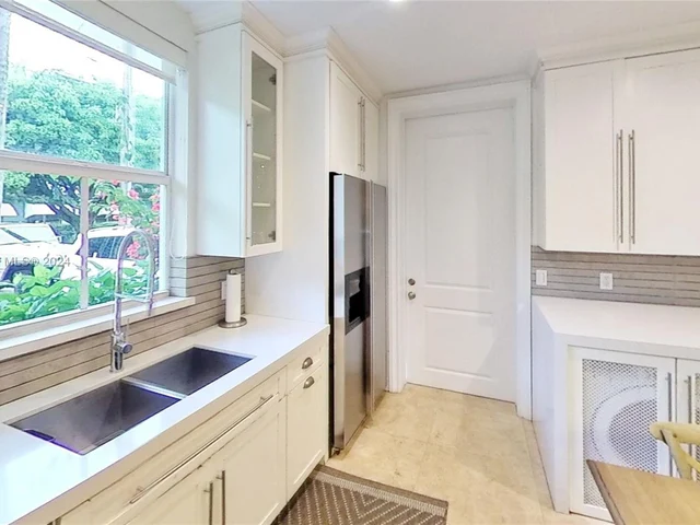 2665 Inagua Ave, Miami FL 33133