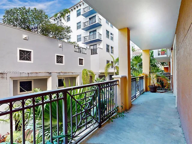 8390 SW 72nd Ave # 110, Miami FL 33143