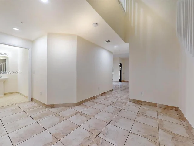 8390 SW 72nd Ave # 110, Miami FL 33143