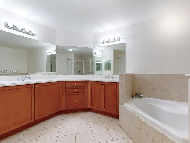 8390 SW 72nd Ave # 110, Miami FL 33143