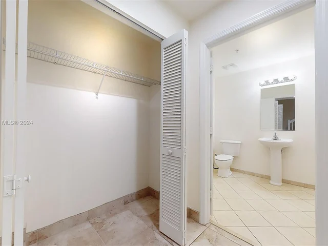 8390 SW 72nd Ave # 110, Miami FL 33143