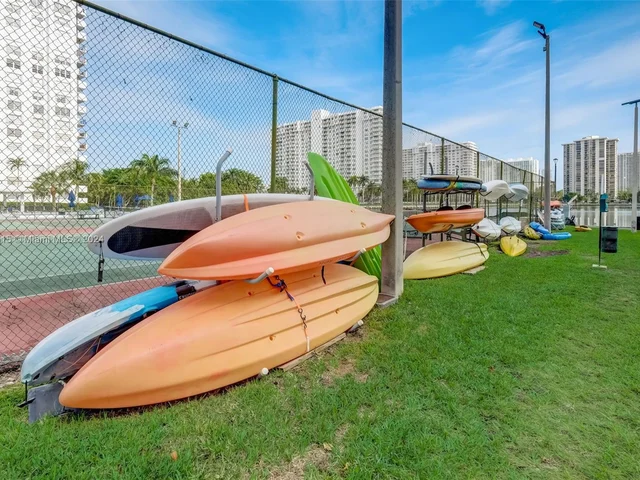 2750 NE 183rd St # 304, Aventura FL 33160