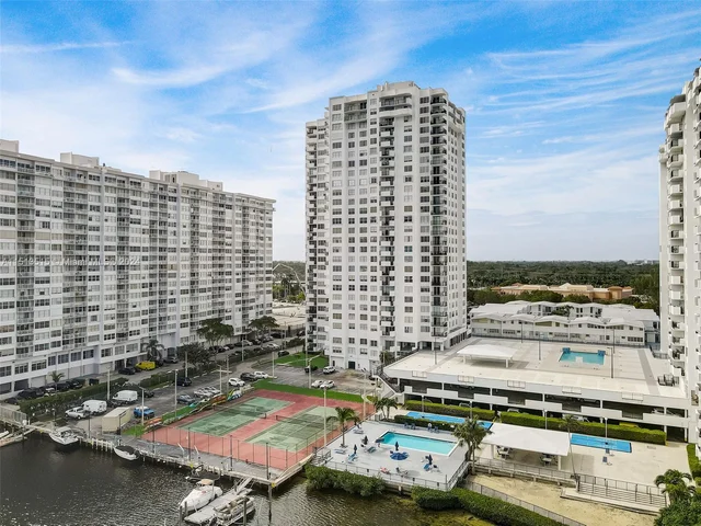 2750 NE 183rd St # 304, Aventura FL 33160
