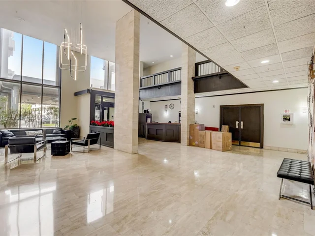 2750 NE 183rd St # 304, Aventura FL 33160