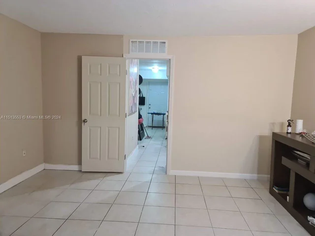 9375 Fontainebleau Blvd # L417, Miami FL 33172